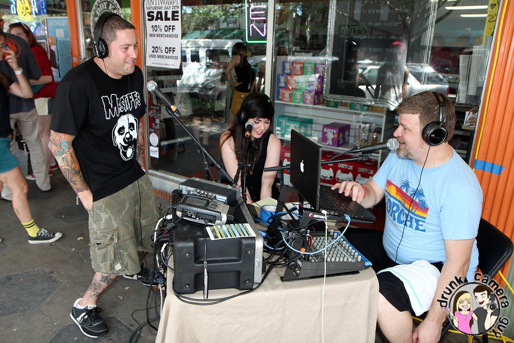 Antiwarpt Randomness