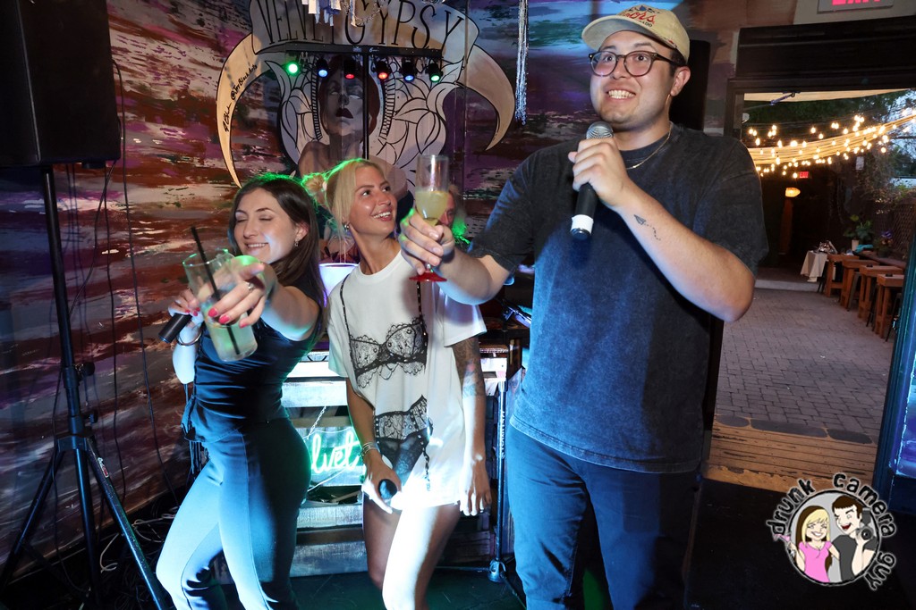 Velvet Gypsy: USBGTB Karaoke Happy Hour